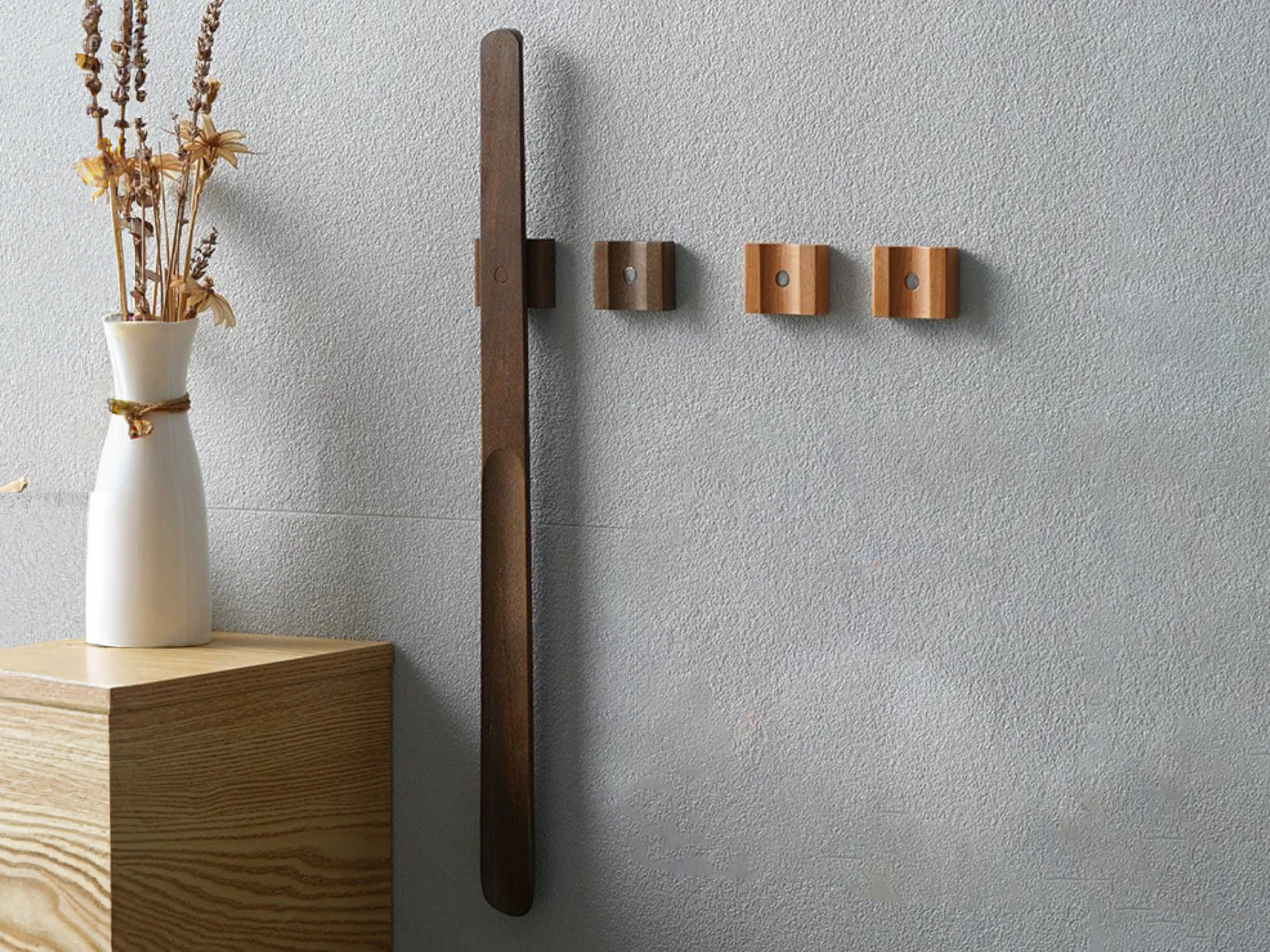 Drift Lantern - Wooden Long Handle Magnetic Shoehorn 55 cm