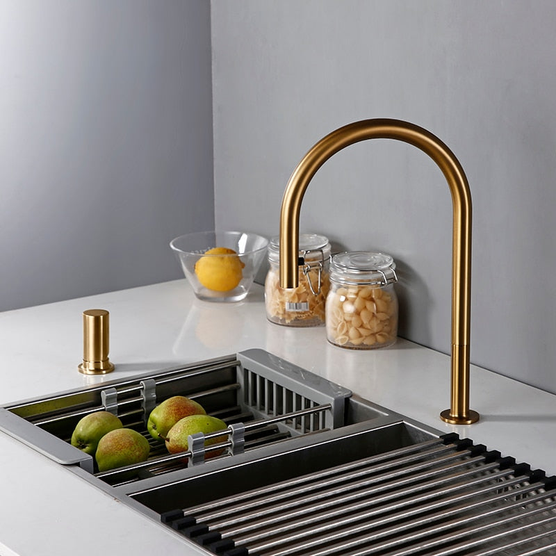 Calm Glade - Modern Kitchen Faucet with Sprayer