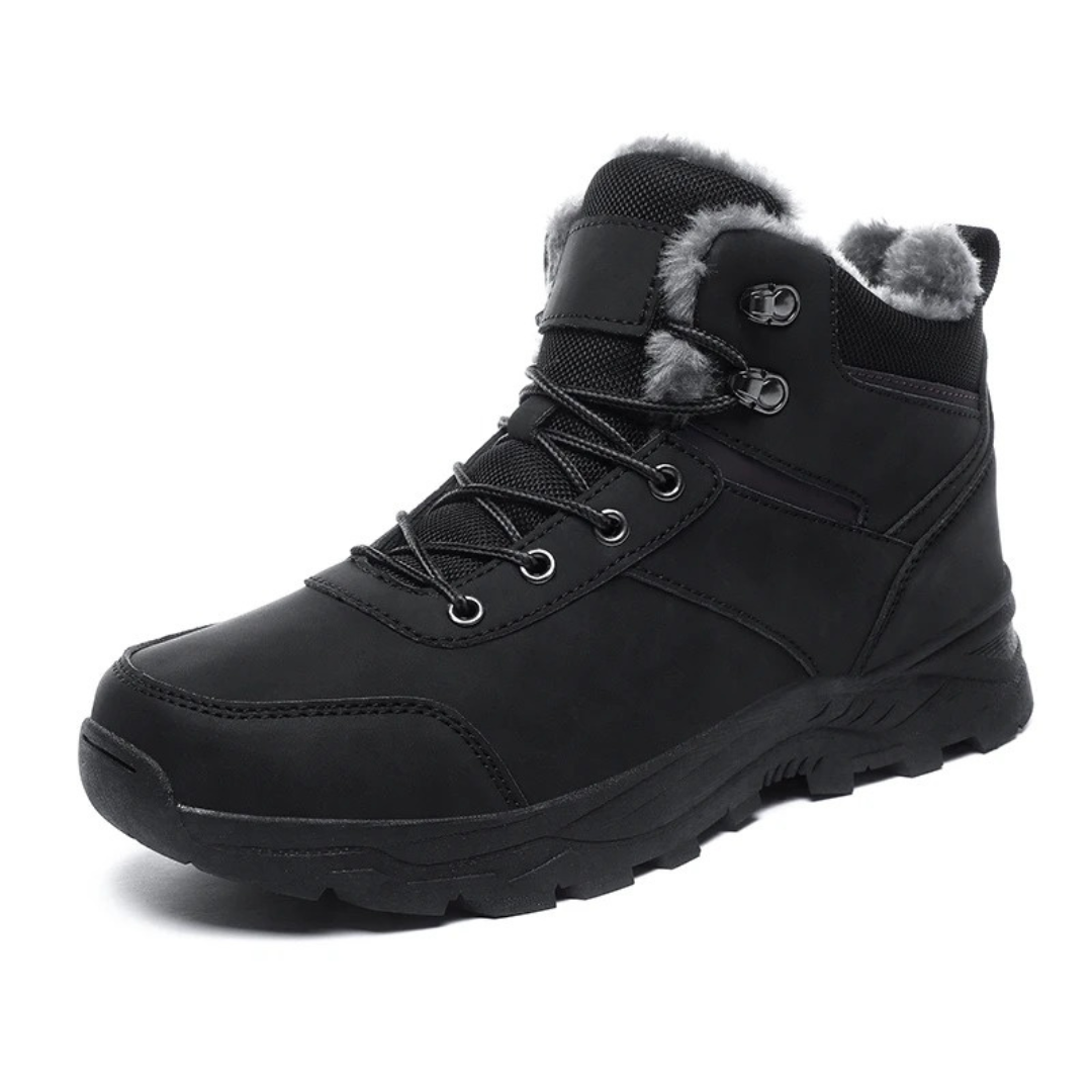 Black ankle snow boot for men with fleece collar, lace-up front and rubber lug sole