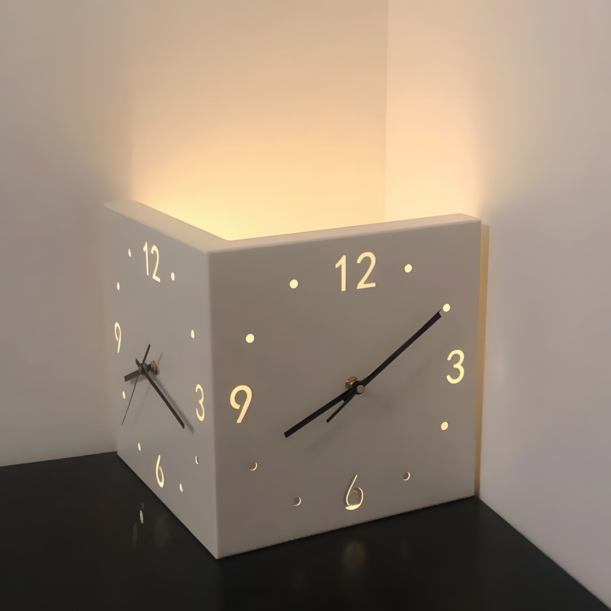 Ophelia - Nordic Square Modern Corner Wall Clock