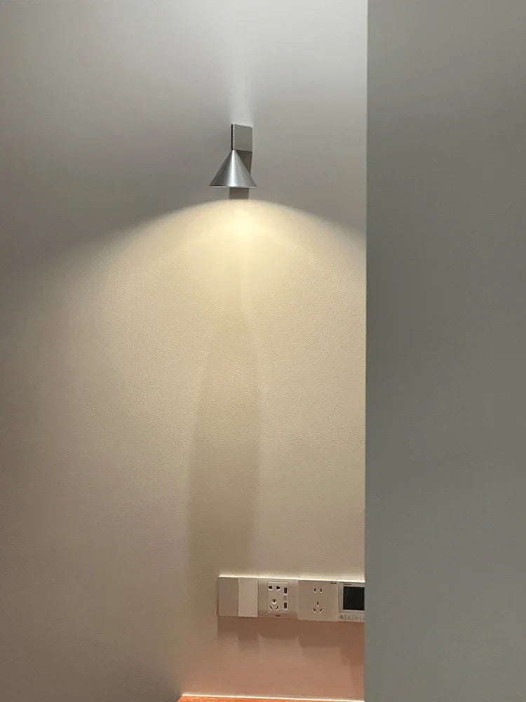 Lunar Umber – Modern Wall Mounted Spotlight in Nordic Style