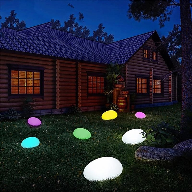 Noa - Indoor & Outdoor Solar Cobblestone Light